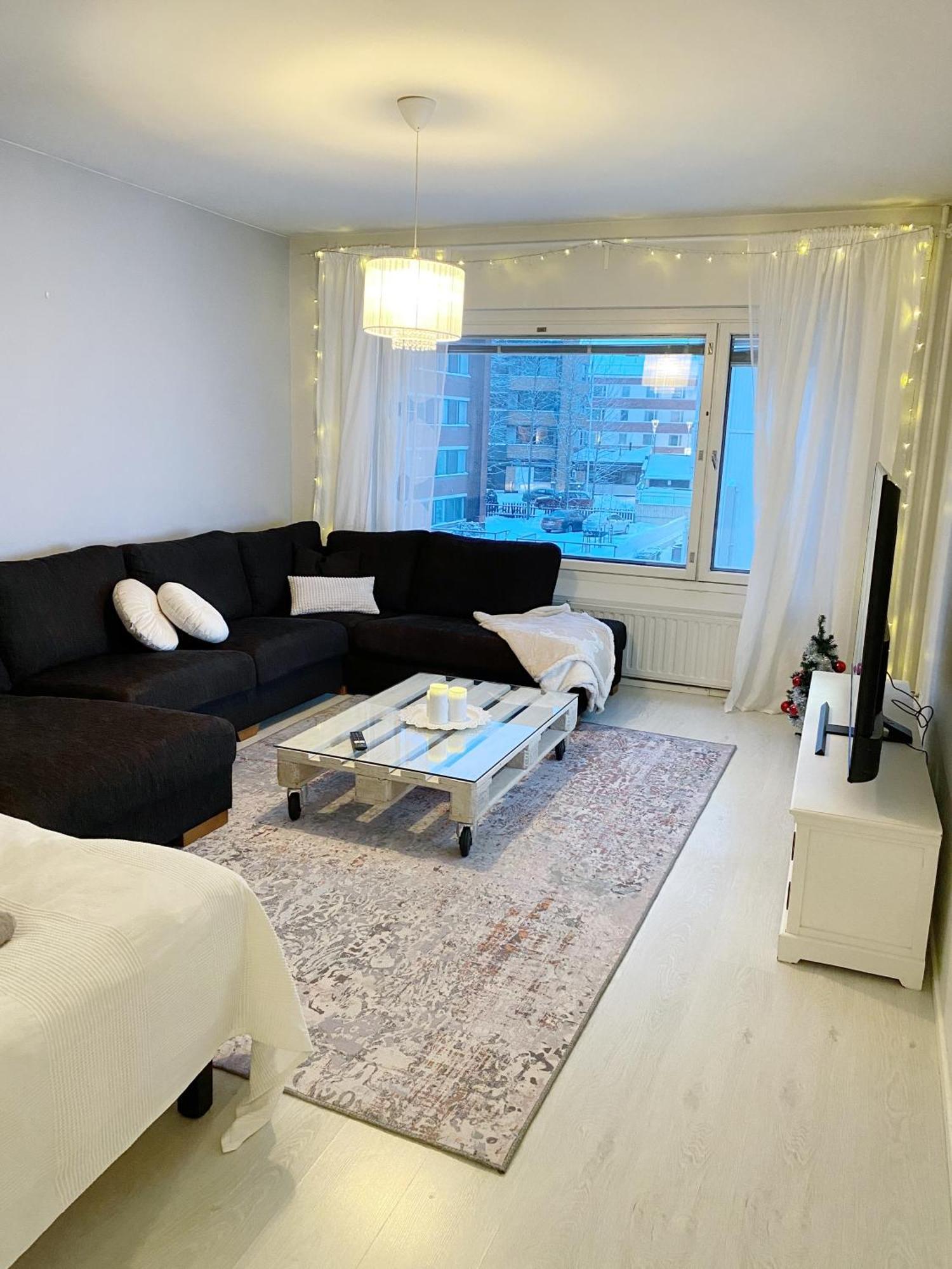 Spacious Home In Heart Of City 로바니에미 외부 사진